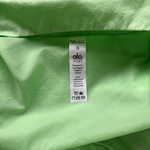 ALO Yoga Green Windbreaker Pullover - Picture 3 of 3